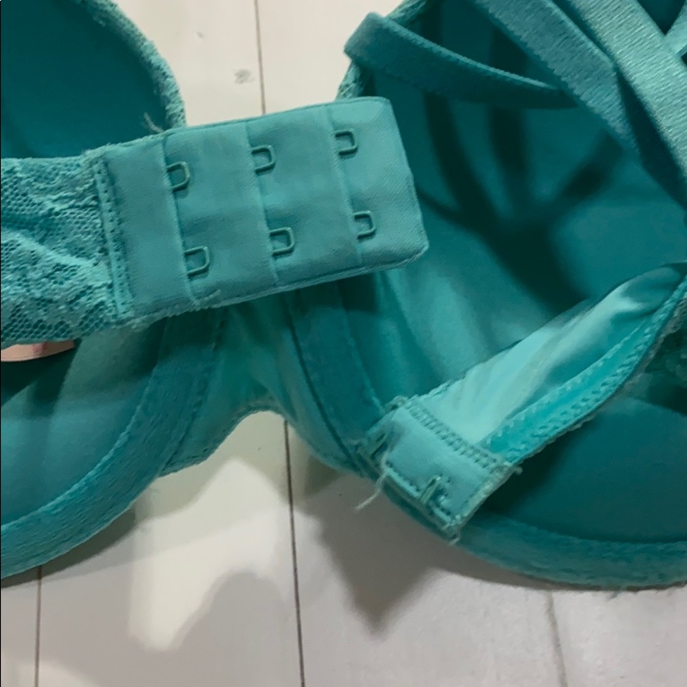 Vs Padded Multi Way Bra Size 32 D - image 5